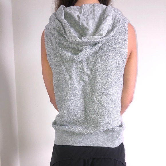 Abercrombie & Fitch sleeveless hoodie! - Picture 2 of 4